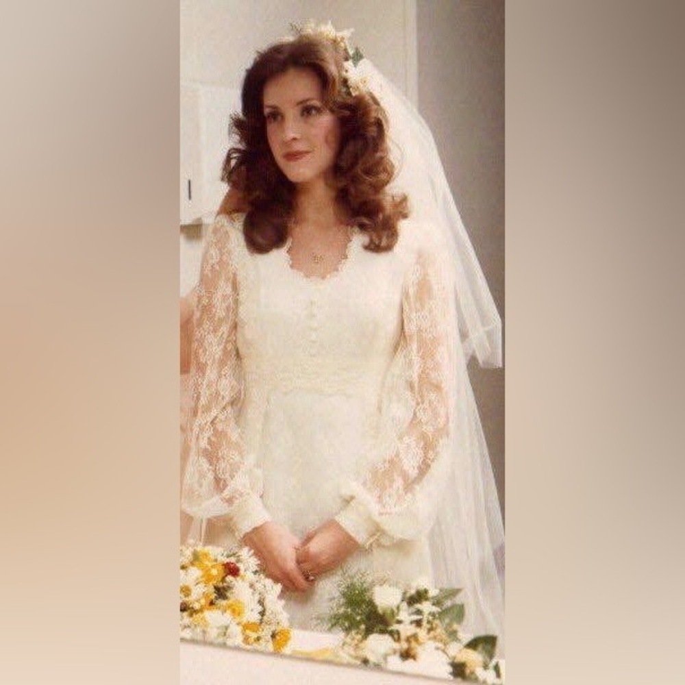 Gunne Sax vintage long gown lace and satin trim 1970’s Beautiful